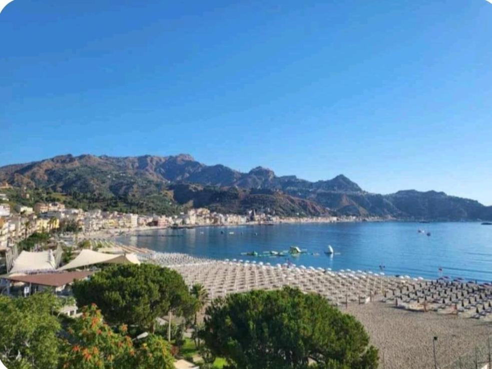 Appartement La Dimora Di Rosa à Giardini-Naxos Extérieur photo